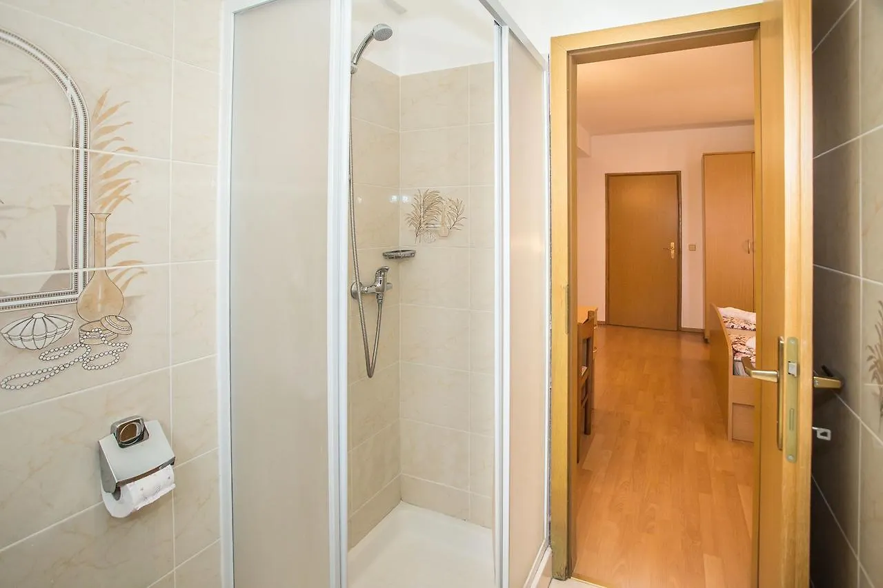 Stancija Lindi Porec Vrvari Maison d'hôtes